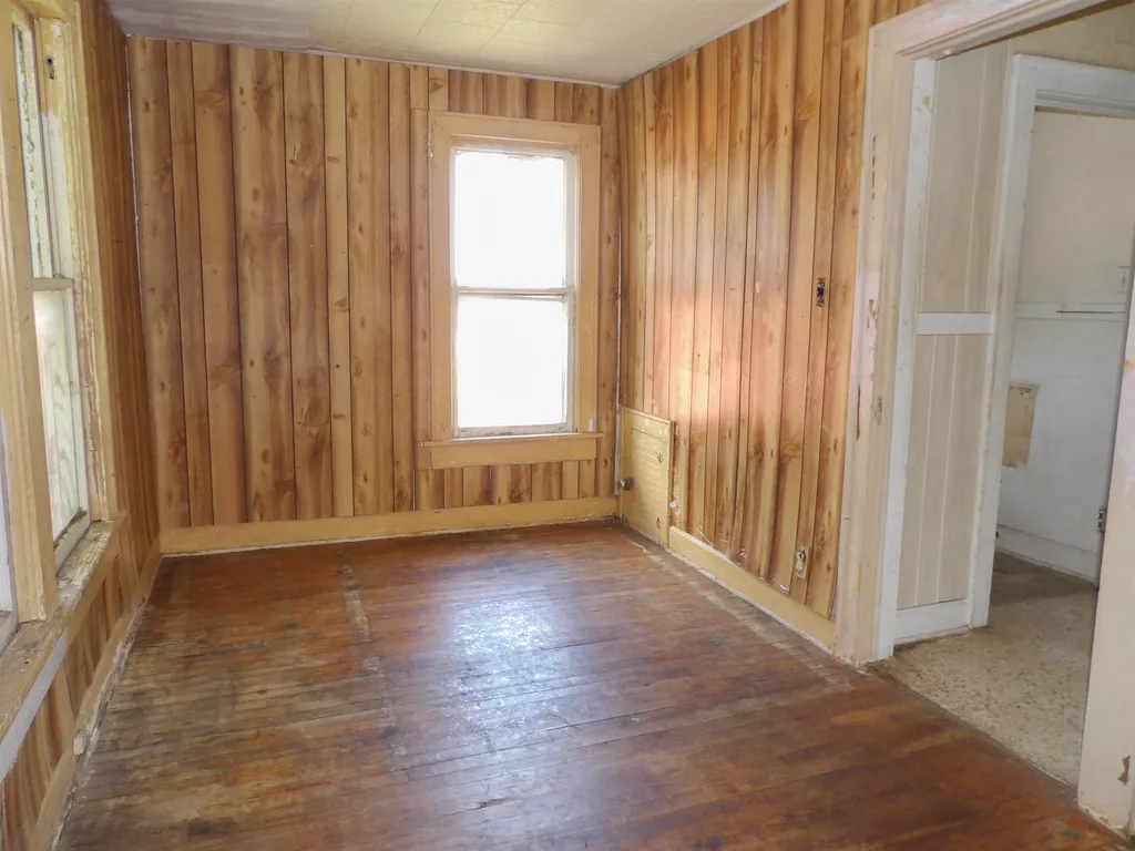 711 S Summit Arkansas City KS 67005-6354