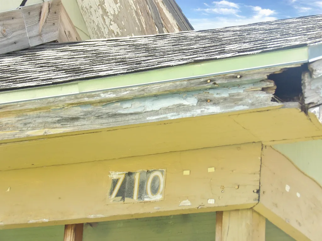 711 S Summit Arkansas City KS 67005-6354