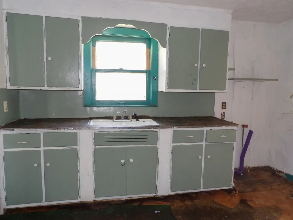 711 S Summit Arkansas City KS 67005-6354