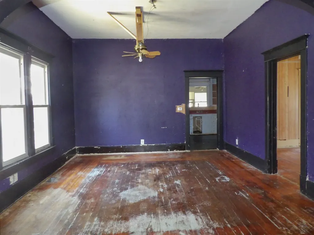 711 S Summit Arkansas City KS 67005-6354