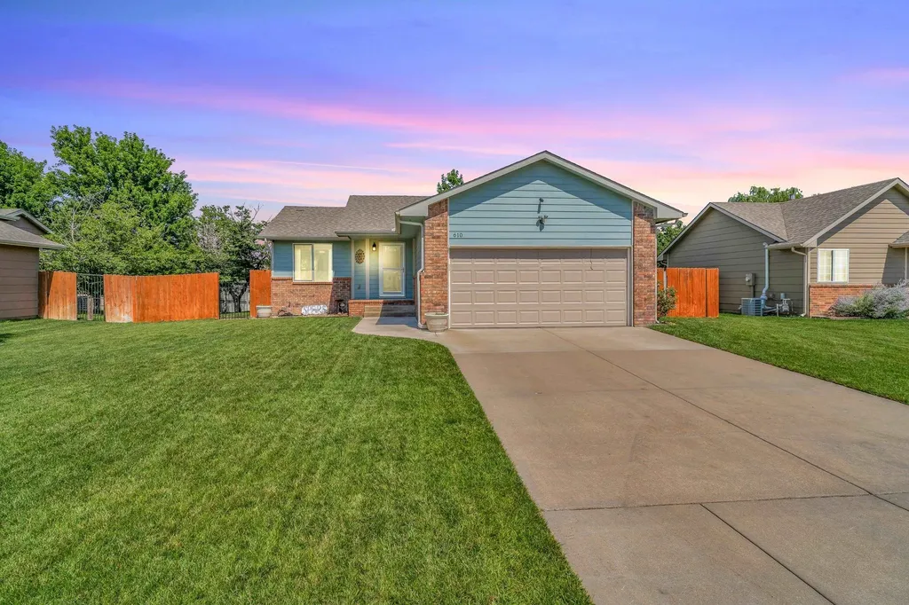 610 S Blue Stem Circle Haysville KS 67060