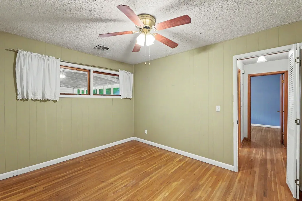 1156 N Lakeview Drive Derby KS 67037