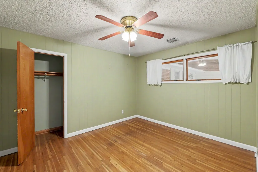 1156 N Lakeview Drive Derby KS 67037