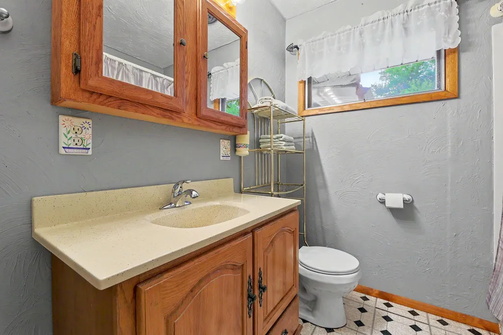 1156 N Lakeview Drive Derby KS 67037