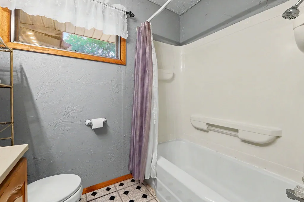 1156 N Lakeview Drive Derby KS 67037