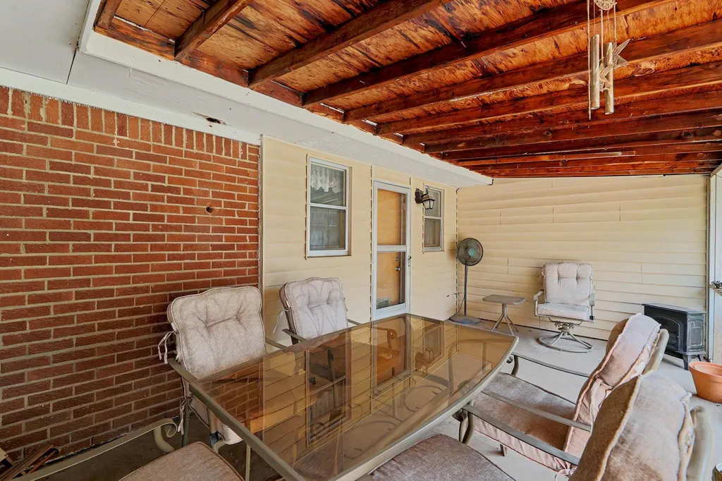 1156 N Lakeview Drive Derby KS 67037