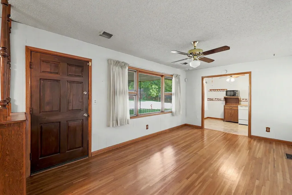 1156 N Lakeview Drive Derby KS 67037