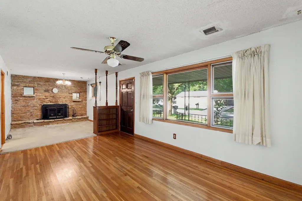1156 N Lakeview Drive Derby KS 67037