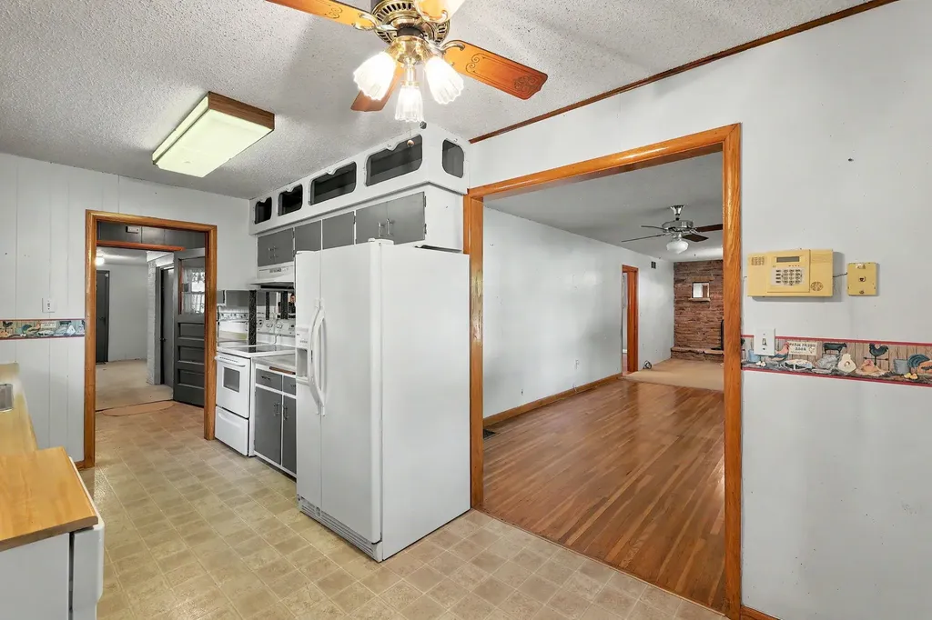 1156 N Lakeview Drive Derby KS 67037