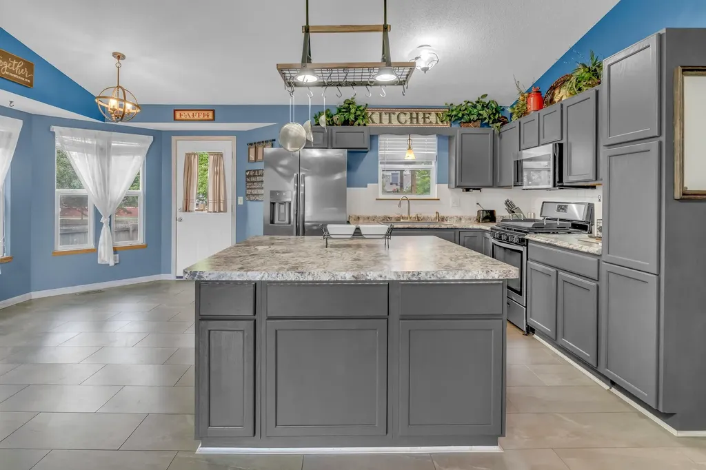 610 S Blue Stem Circle Wichita KS 67060