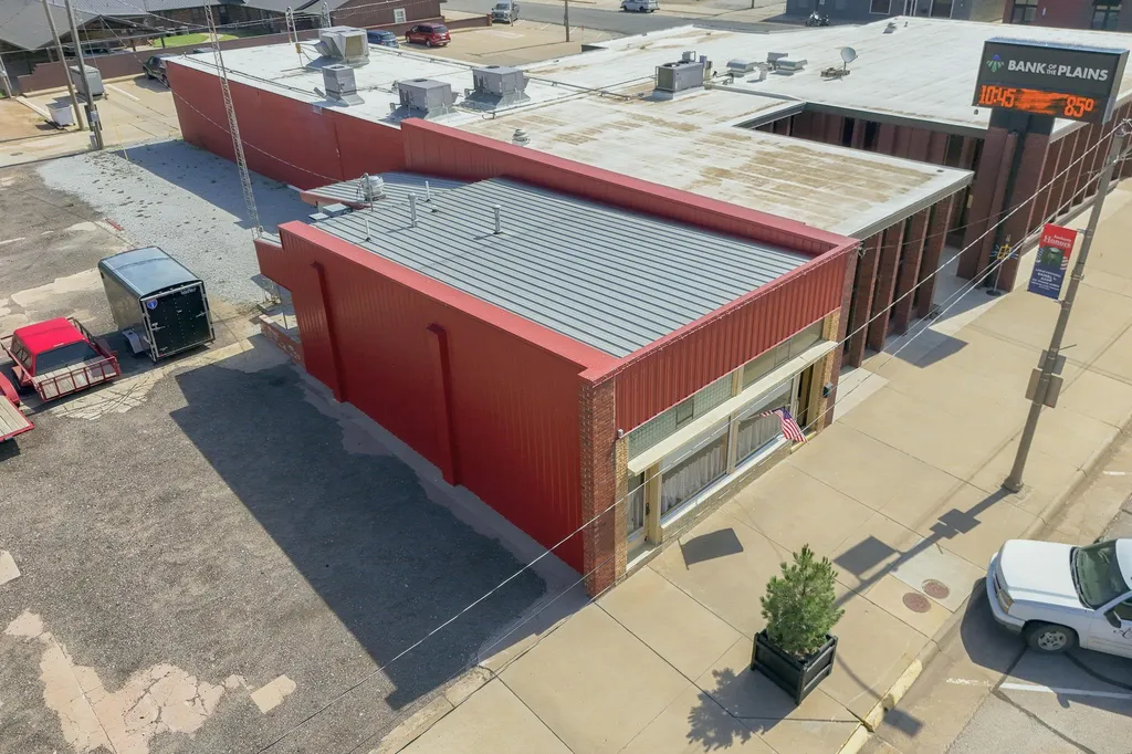 211 W Main Anthony KS 67003