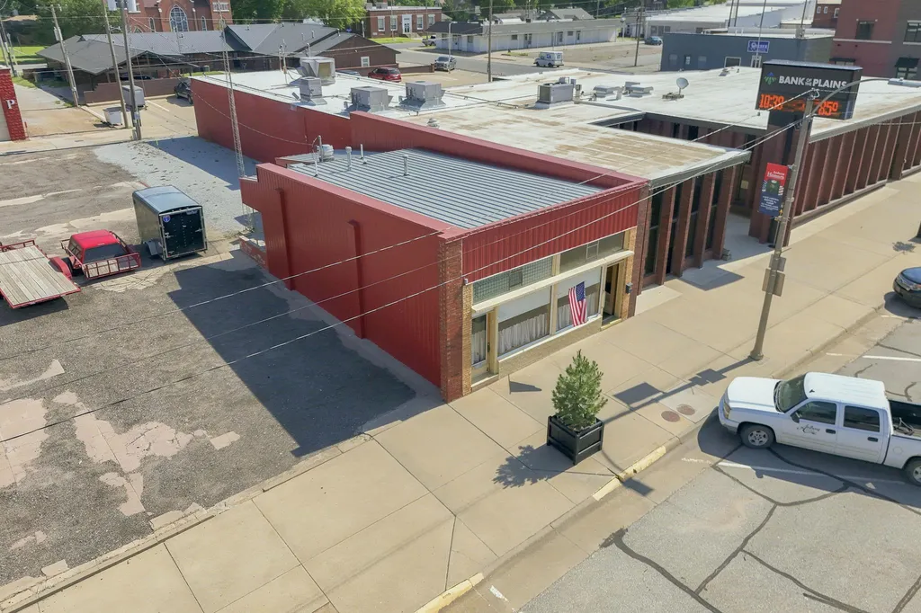 211 W Main Anthony KS 67003