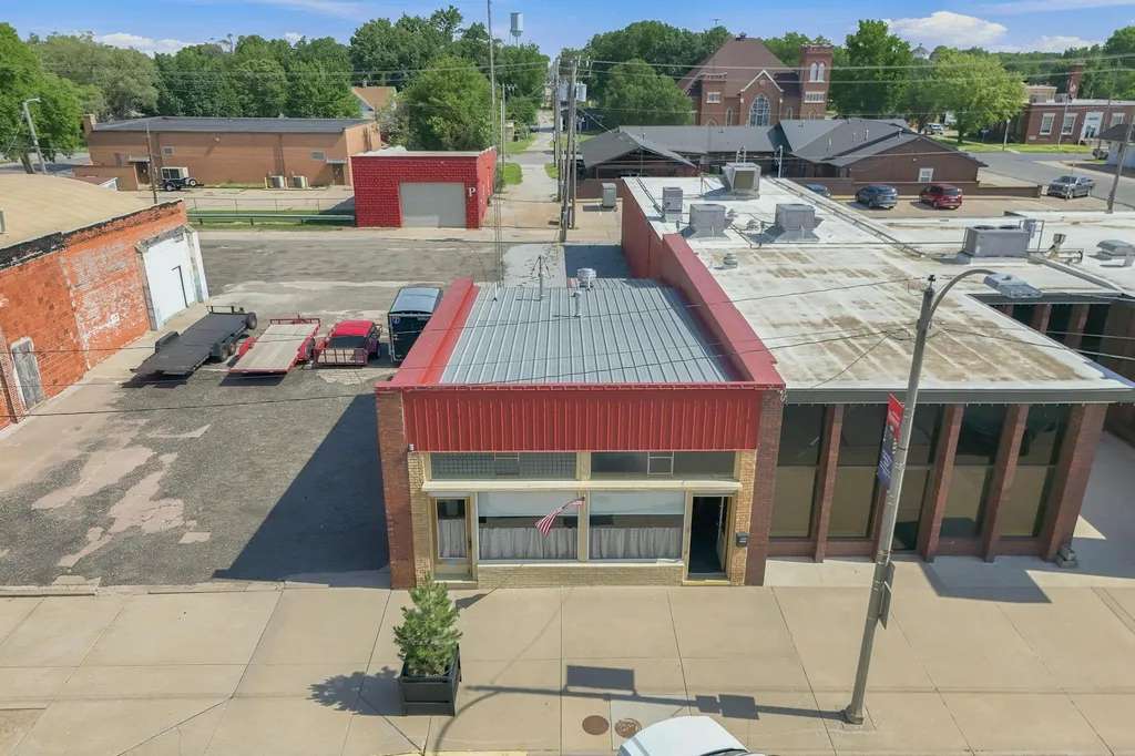 211 W Main Anthony KS 67003