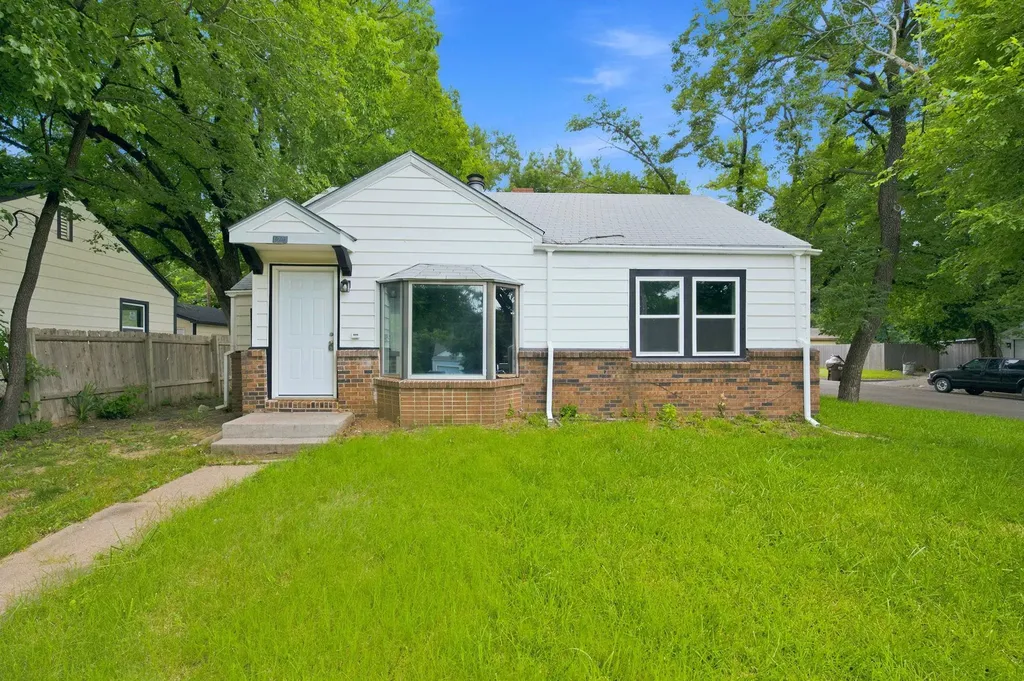 1202 N Terrace Drive Wichita KS 67208-2838