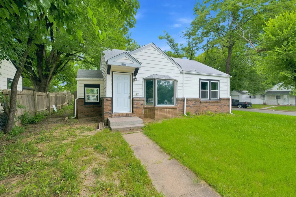 1202 N Terrace Drive Wichita KS 67208-2838