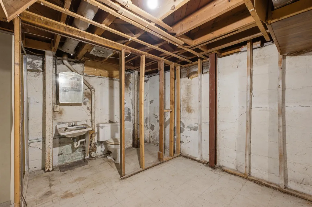 1202 N Terrace Drive Wichita KS 67208-2838