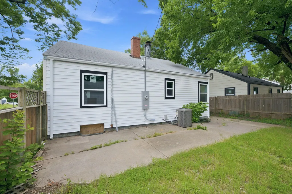 1202 N Terrace Drive Wichita KS 67208-2838