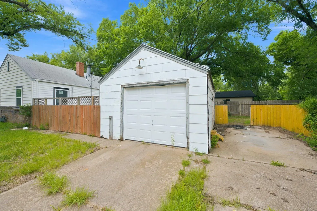 1202 N Terrace Drive Wichita KS 67208-2838