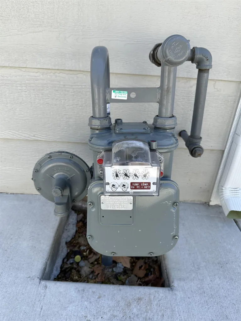 1912 N Hydraulic Wichita KS 67214