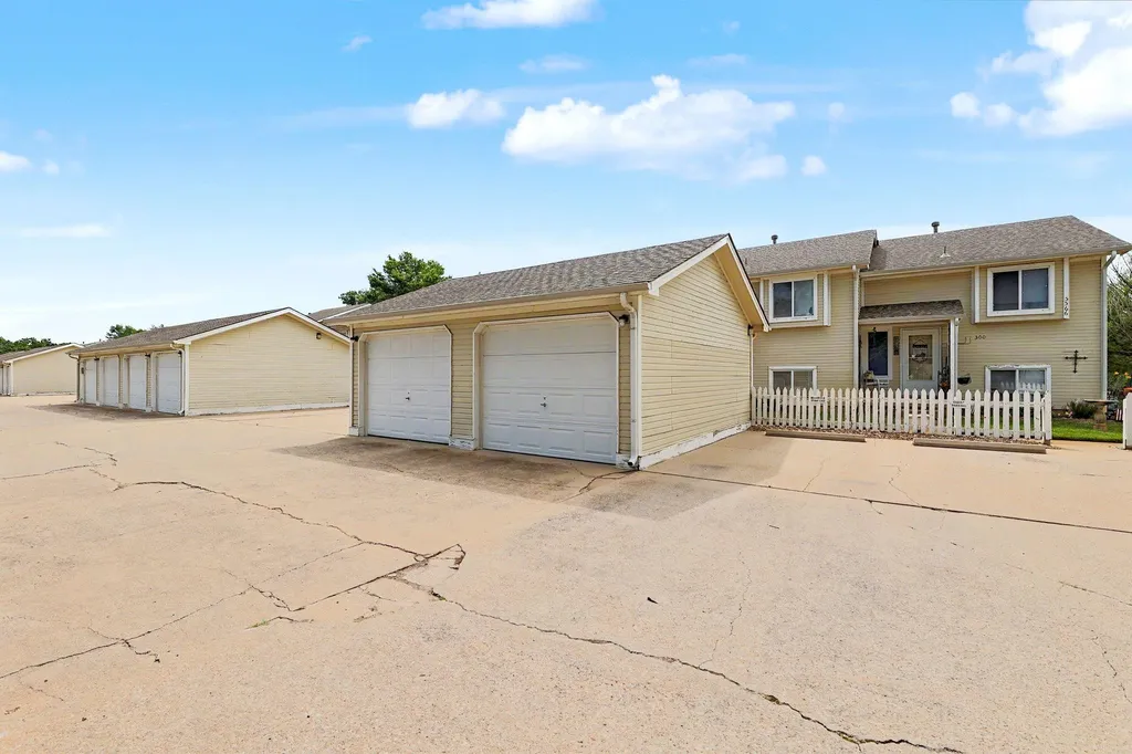 5566 S Gold Street Wichita KS 67217