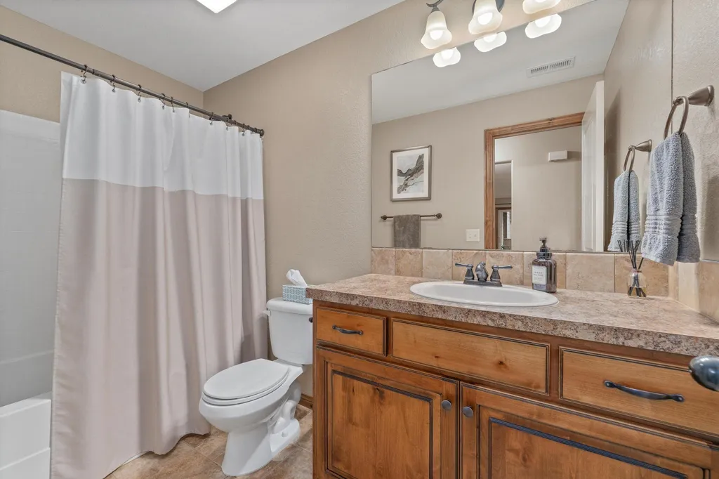 1520 N Ridgehurst Street Wichita KS 67230