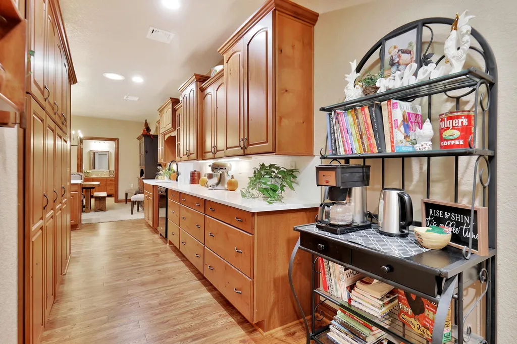 1337 N Hamilton Drive Derby KS 67037