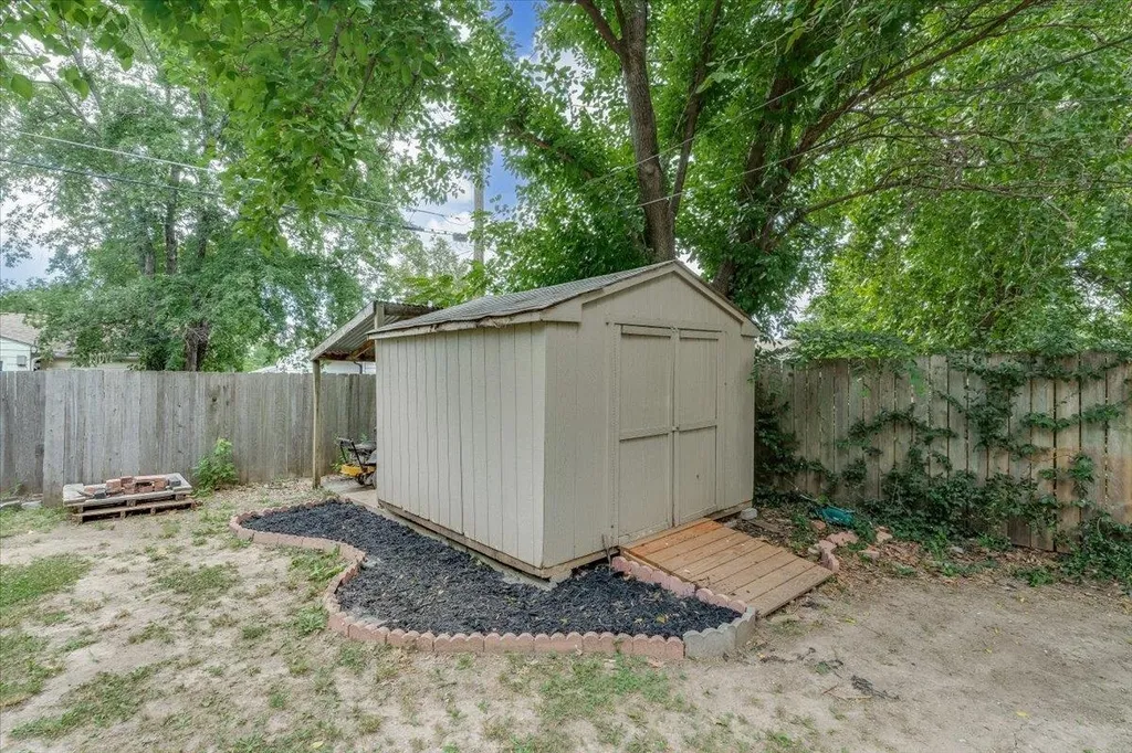 428 S German Haysville KS 67060