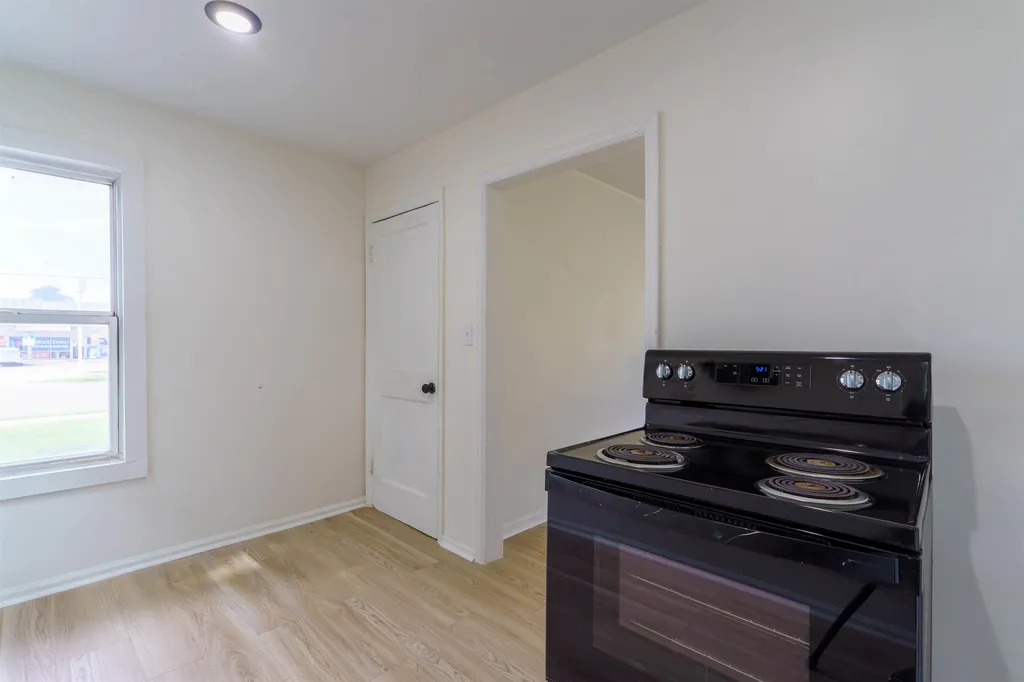 1353 N Pershing Avenue Wichita KS 67208