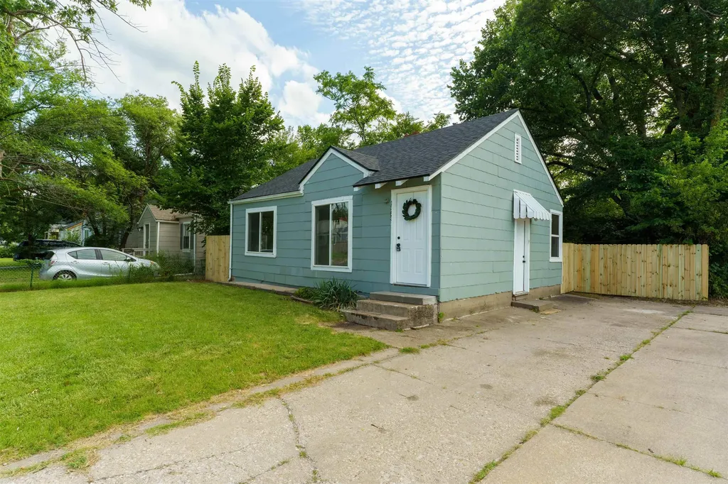 1353 N Pershing Avenue Wichita KS 67208