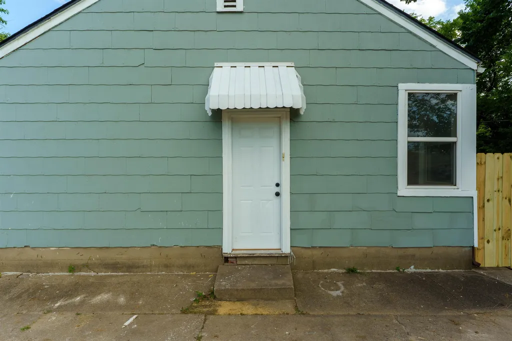 1353 N Pershing Avenue Wichita KS 67208
