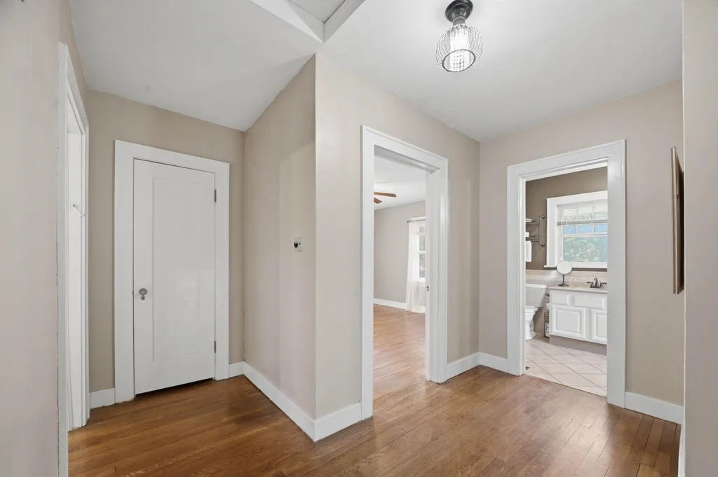 433 N Quentin Wichita KS 67208