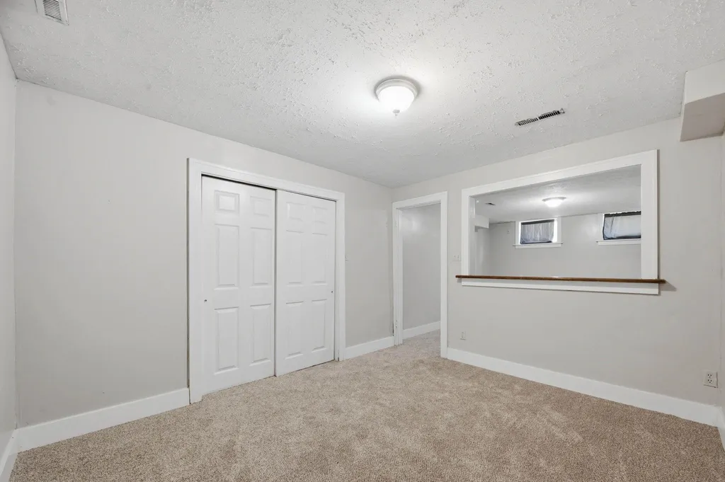 433 N Quentin Wichita KS 67208