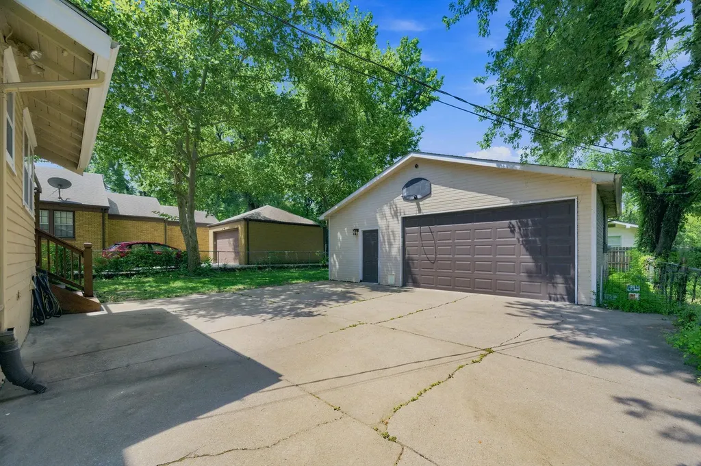 433 N Quentin Wichita KS 67208