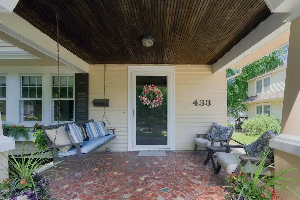 433 N Quentin Wichita KS 67208