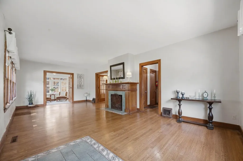 433 N Quentin Wichita KS 67208
