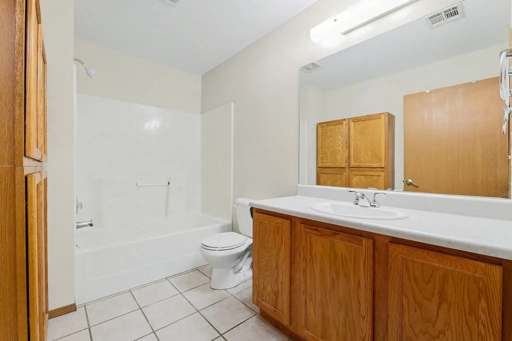 333 S Tyler Wichita KS 67209