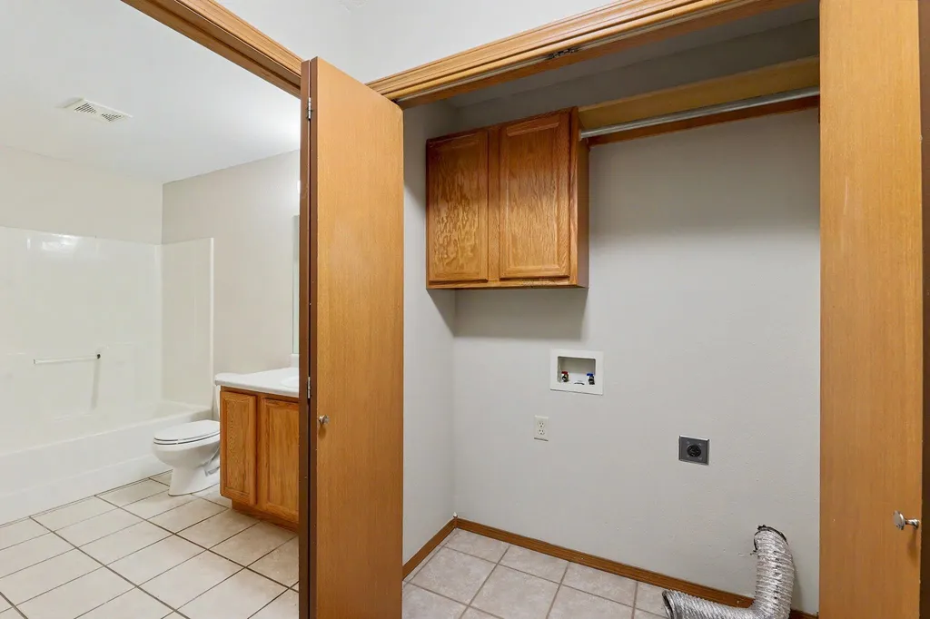 333 S Tyler Wichita KS 67209