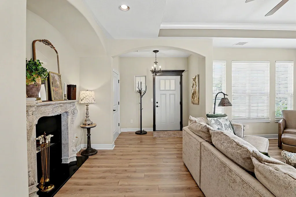 4875 N Indian Oak Street Bel Aire KS 67226