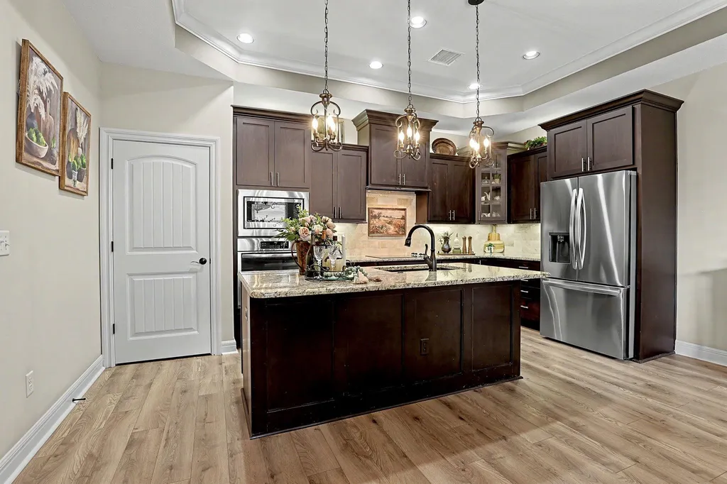 4875 N Indian Oak Street Bel Aire KS 67226