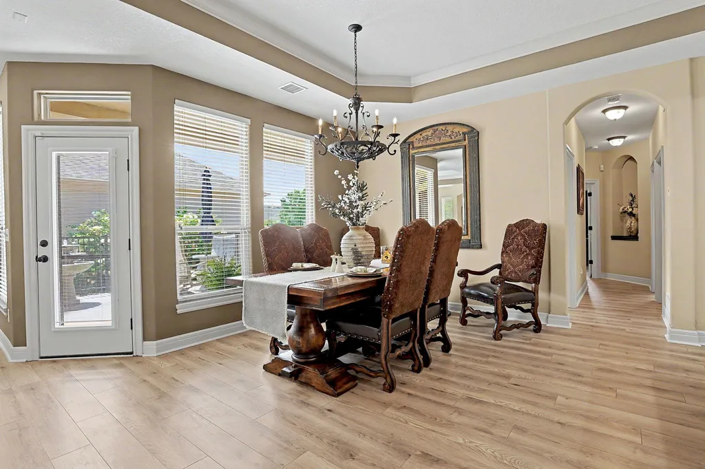 4875 N Indian Oak Street Bel Aire KS 67226