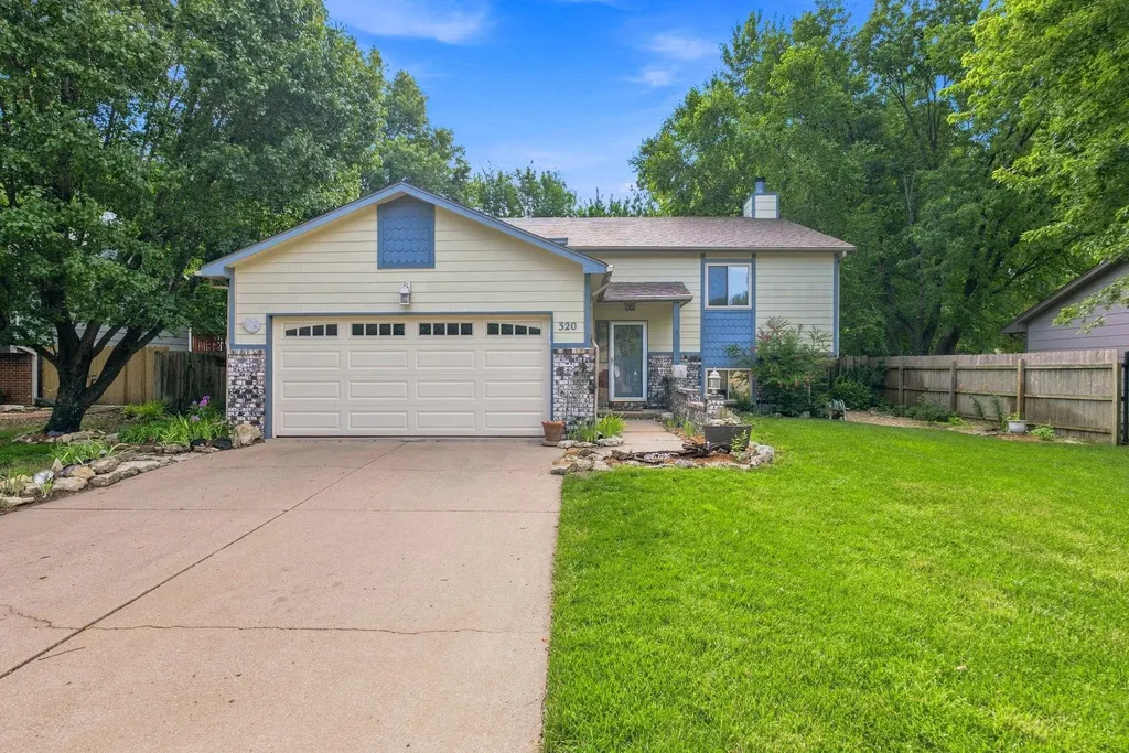 320 N Shawnee Drive Kechi KS 67067