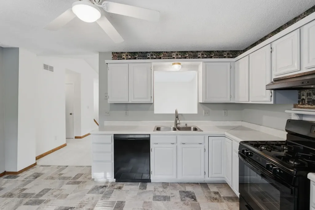 320 N Shawnee Drive Kechi KS 67067