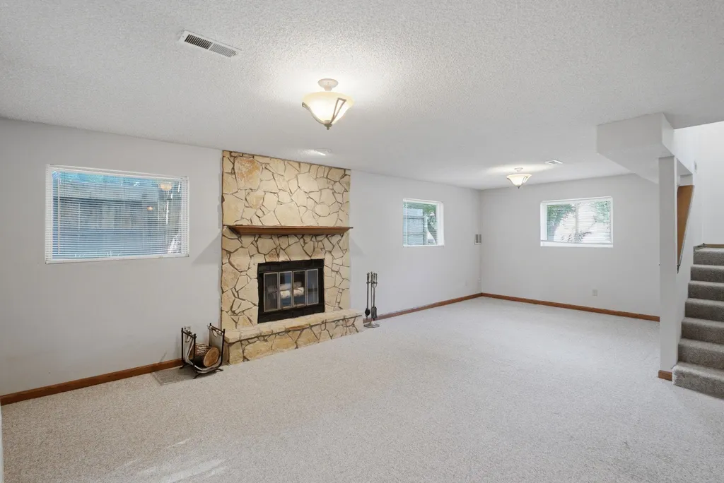 320 N Shawnee Drive Kechi KS 67067