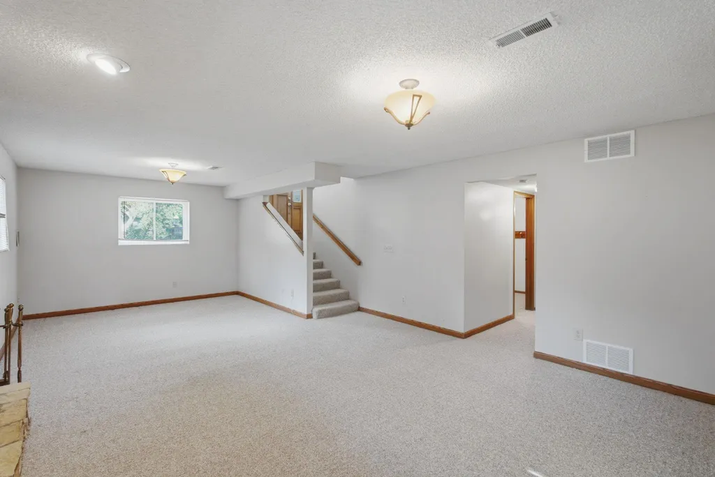 320 N Shawnee Drive Kechi KS 67067