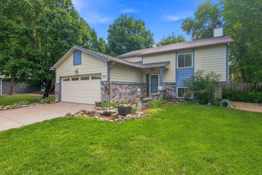320 N Shawnee Drive Kechi KS 67067