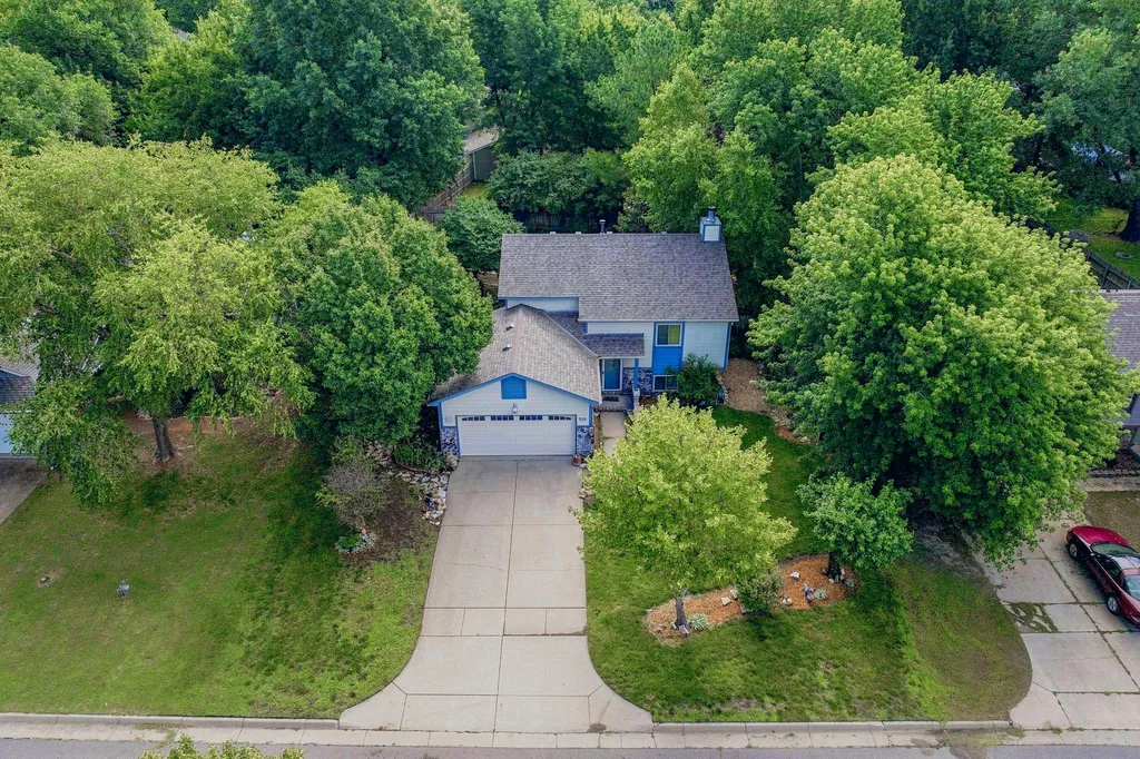 320 N Shawnee Drive Kechi KS 67067