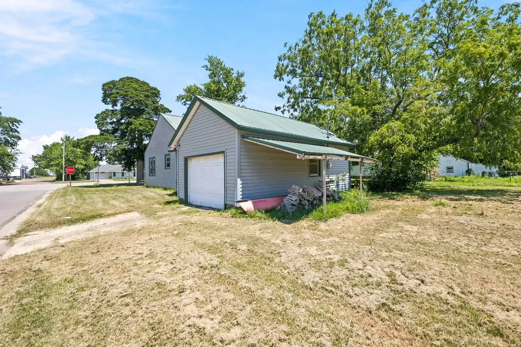 419 W Main Street Pretty Prairie KS 67570