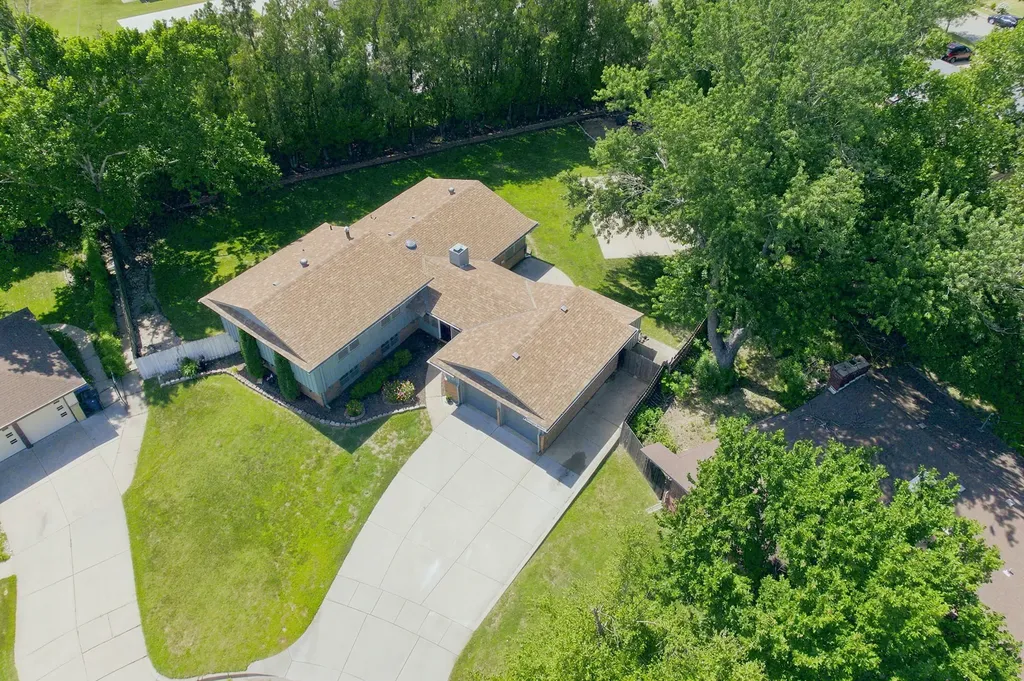 6202 E 10th Street N Wichita KS 67208