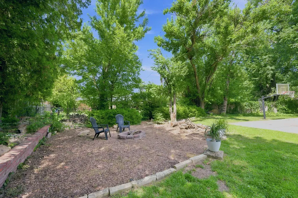 6202 E 10th Street N Wichita KS 67208