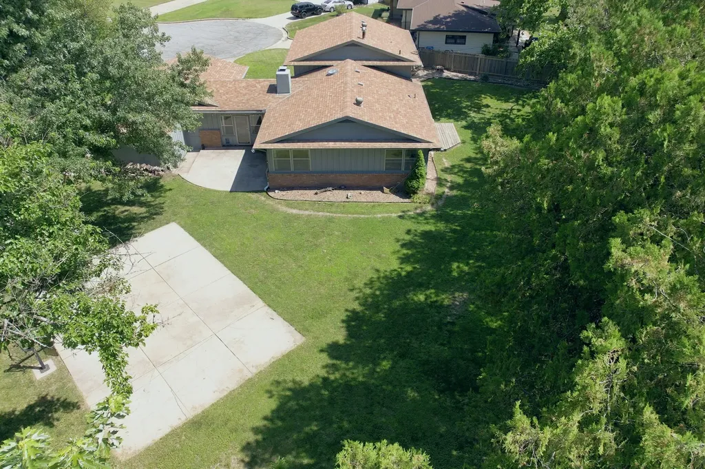 6202 E 10th Street N Wichita KS 67208